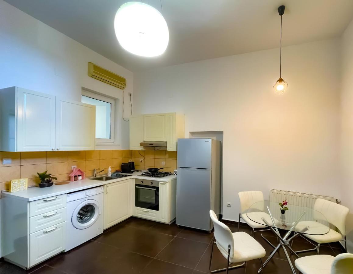 布加勒斯特Cool Flat With Hot Tub In The Old Town公寓 外观 照片