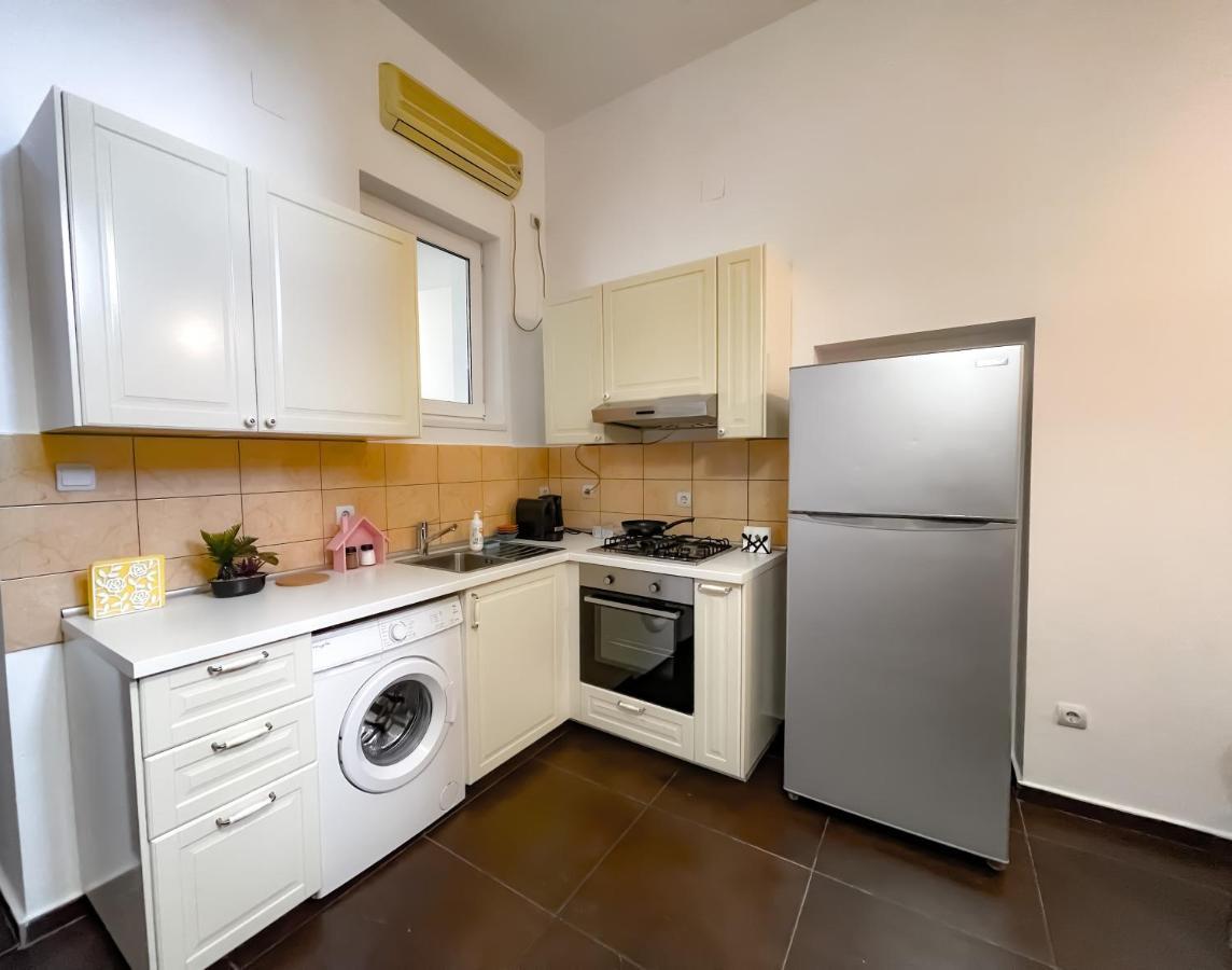 布加勒斯特Cool Flat With Hot Tub In The Old Town公寓 外观 照片