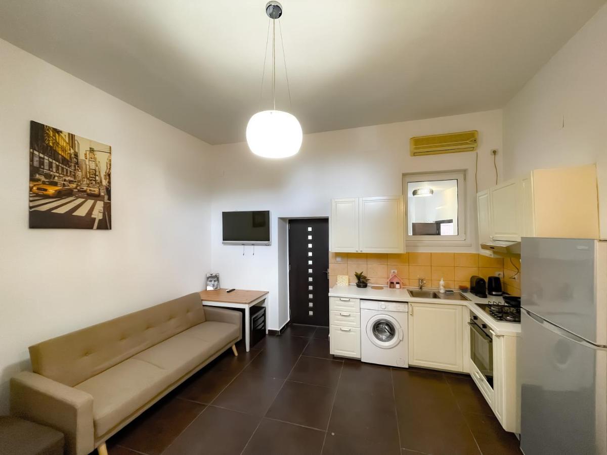 布加勒斯特Cool Flat With Hot Tub In The Old Town公寓 外观 照片
